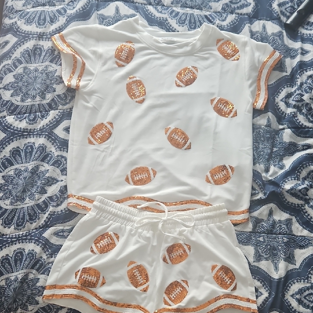 MARY SQUARE FOOTBALL OUTFIT